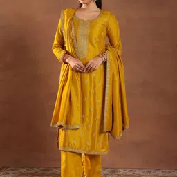 Libas Women Floral Embroidered Kurta with Trousers & Dupatta image 1