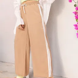 DressBerry Women Street Savvy Bold Lines High-Rise Parallel Trousers-image-32