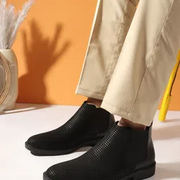 Carlton London Men Textured Slip-On Round Toe Chelsea Boots-image-99