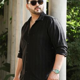 Instafab Plus Men Comfort Fit Textured Spread Collar Casual Shirt-picture-3