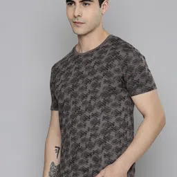 Flying Machine Men Black & Grey Printed Pure Cotton Slim Fit T-shirt image 2