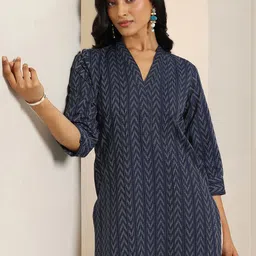 Libas Geometric Printed V-Neck Straight Kurta with Trousers And Dupatta image 4