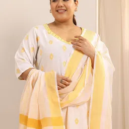 EXTRA LOVE BY LIBAS Women Ethnic Motifs Regular Thread Work Kurta with Salwar & With Dupatta image 3