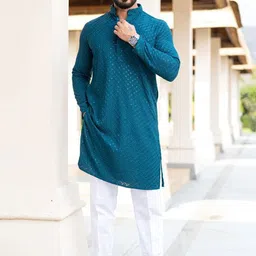 FoxDX Floral Embroidered Sequinned Mandarin Collar Straight Kurta image 4