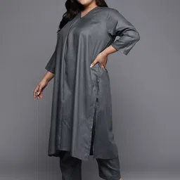Varanga Plus Size Regular Kurta with Trousers image 3