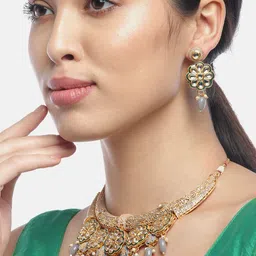 Priyaasi Grey & White Gold-Plated Handcrafted Kundan-Studded & Beaded Jewellery Set image 3