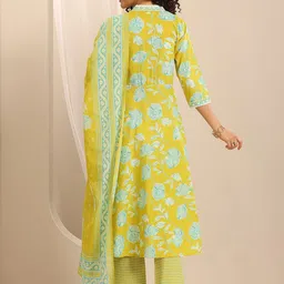 Libas Floral Printed Square Neck A-Line Kurta With Trousers & Dupatta image 5