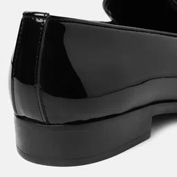 House of Pataudi Men Black & Brown Leopard Print Handcrafted Tasselled Loafers image 5