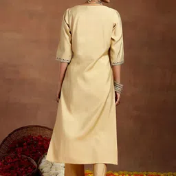 gerua by libas Libas Floral Embroidered Regular Thread Work Straight Kurta with Trousers image 4