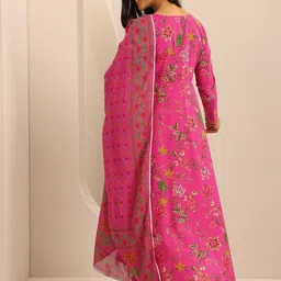 Libas Womens Pink Printed Cotton Anarkali Kurta With Trousers & Dupatta image 3