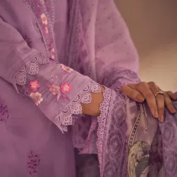 Indo Era Lavender Floral Embroidered Thread Work Kurta with Trousers & Dupatta image 2
