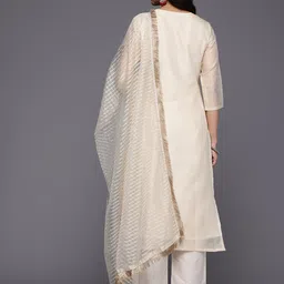 Varanga Ethnic Motifs Embroidered Kurta with Trousers & With Dupatta image 2