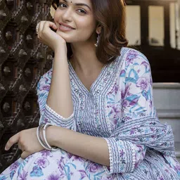 Anouk Women Floral Embroidered Aari Work Kurta with Pyjamas & Dupatta Kurta Sets image 2