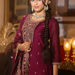 Indo Era Embroidered Gotta Patti Work Round Neck Kurta With Trousers & Dupatta image 4