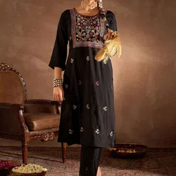 Indo Era Floral Embroidered Thread Work Straight Kurta With Trousers And Dupatta image 3