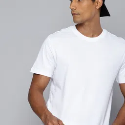 Levis Pure Cotton Slim Fit T-shirt-image-13
