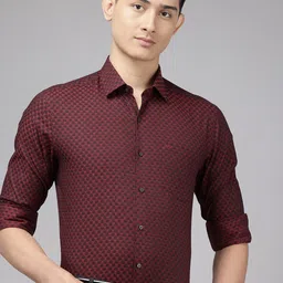 Arrow Pure Cotton Manhattan Slim Fit Textured Formal Shirt-image-24