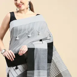 DESH BIDESH Colourblocked Pure Cotton Taant Saree-picture-10