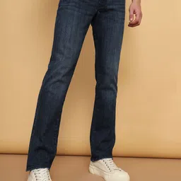 Wrangler Men Millard Light Fade Clean Look Jeans-image-32