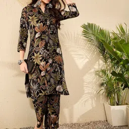 AHIKA Floral Printed Tunic With Trousers Co-Ords-image-7