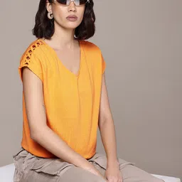 The Roadster Life Co. V-Neck Extended Sleeves Top-image-11