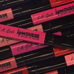 L.A Girl Non-Sticky Lip Mousse Velvet Lip Color with Vitamin E 6 ml - Unstoppable image 3