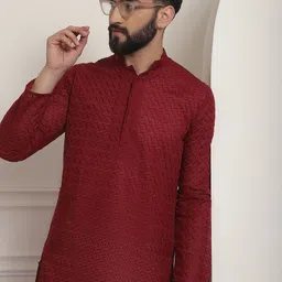 SOJANYA Men Maroon & White Chikankari Embroidered Kurta with Churidar image 5