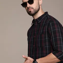 Roadster Men Tartan Checked Cotton Casual Shirt-image-23
