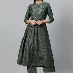 STREET 9 Women Green Printed Kurta with Trousers-image-2