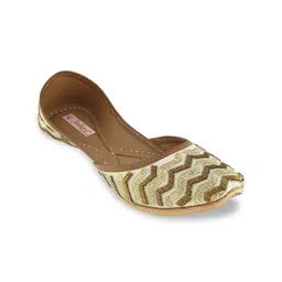 Fulkari Women Off-White & Gold-Toned Embellished Leather Mojaris-picture-13