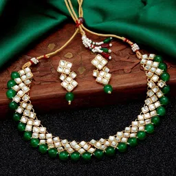 Sukkhi Gold-Plated White & Green Kundan-Studded & Pearl Beaded Jewellery Set-picture-14