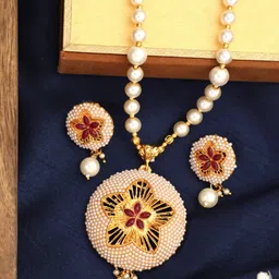 ANIKAS CREATION Gold-Plated Off-White & Red Stone-Studded Pearl Beaded Handcrafted Jewellery Set-picture-26