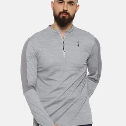 Campus Sutra Men Grey Solid High Neck T-shirt-picture-23