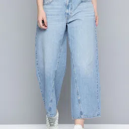 Levis Women Straight Fit Light Fade Pure Cotton Jeans-image-88