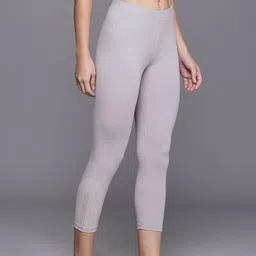 HRX by Hrithik Roshan Women Slim Fit Three-Fourth Yoga Tights-picture-40