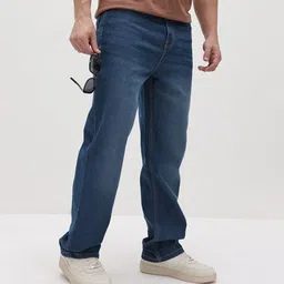 The Roadster Life Co. Men Relaxed Fit Mid-Rise Light Fade Stretchable Jeans-picture-14