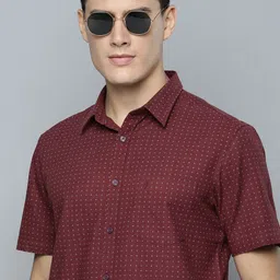 Indian Terrain Men Slim Fit Printed Pure Cotton Casual Shirt-image-34