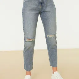 Trendyol Women Blue Low Distress Light Fade Stretchable Jeans-image-64