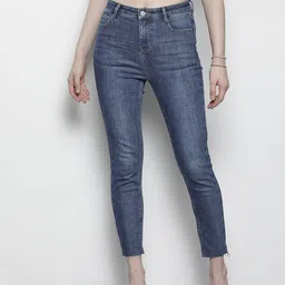 Urban Revivo Women Skinny Fit Mid-Rise Crop Stretchable Jeans-picture-38