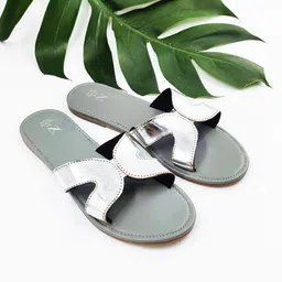 THE MADRAS TRUNK Women Silver-Toned Embellished Leather Open Toe Flats-picture-29