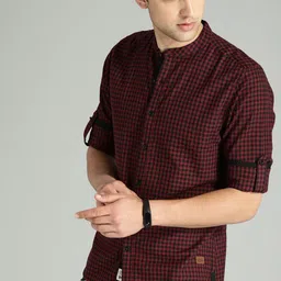 Roadster Men Maroon & Black Checked Casual Sustainable Shirt-image-13