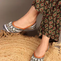 Carlton London Women Embellished Ethnic Mojaris Flats-image-80