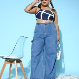 Berrylush Curve Geometric Print Crop Top-picture-32