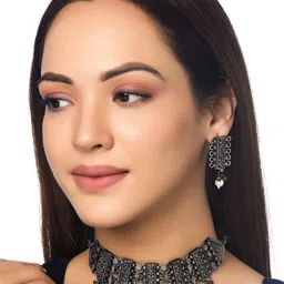 Yellow Chimes Women Silver-Plated Oxidised Pearls Studded Jewellery Set-image-32