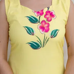 Navlik Floral Printed Sweetheart Neck Straight Kurta With Trousers & Dupatta image 4