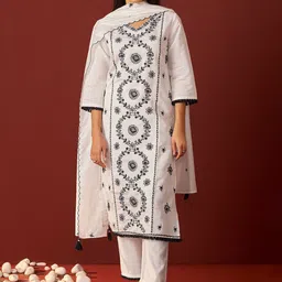 Indo Era Ethnic Motifs Embroidered Thread Work Kurta with Trousers & Dupatta image 4