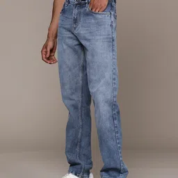 Roadster Men Relaxed Fit Light Fade Stretchable Jeans image 3