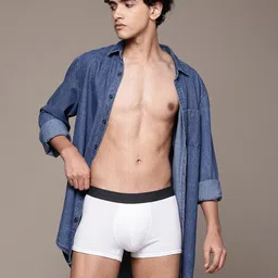 Roadster Men Solid Trunk image 4