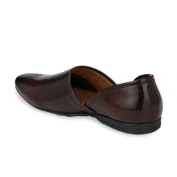 Prolific Men Brown Textured Loafers image 4