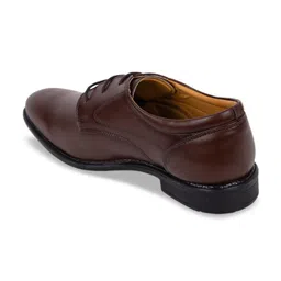 Duke Men Brown Solid Formal Derbys image 4
